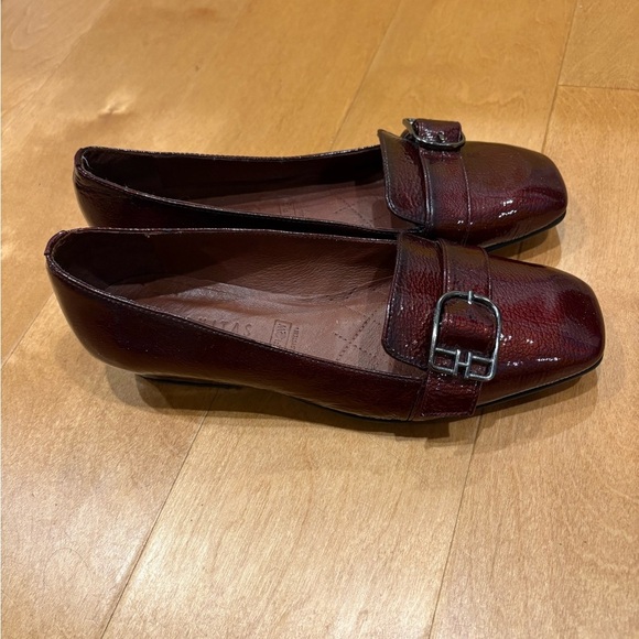 Hispanitas patent leather shoes burgundy small heel Spain 38 or 7 - Picture 2 of 7